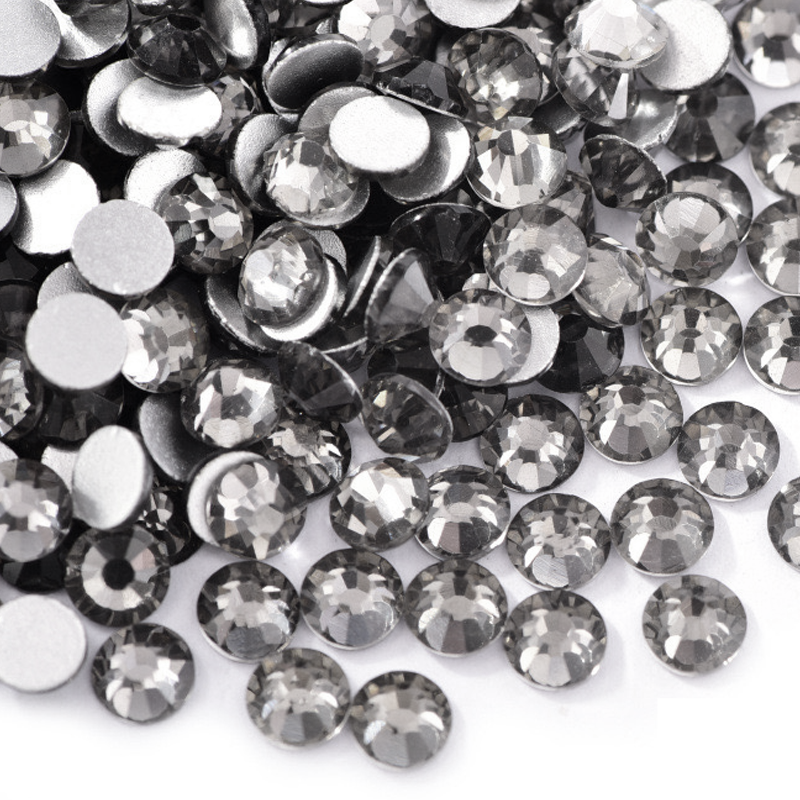 GR034 Light Grey Glass Rhinestones