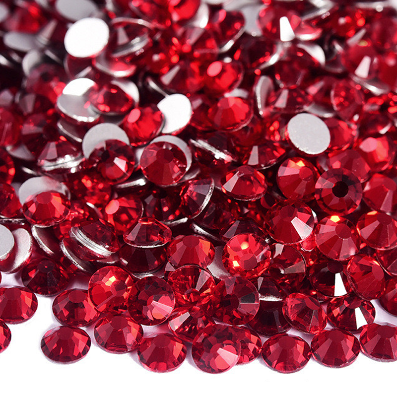 GR043 Maroon Glass Rhinestones