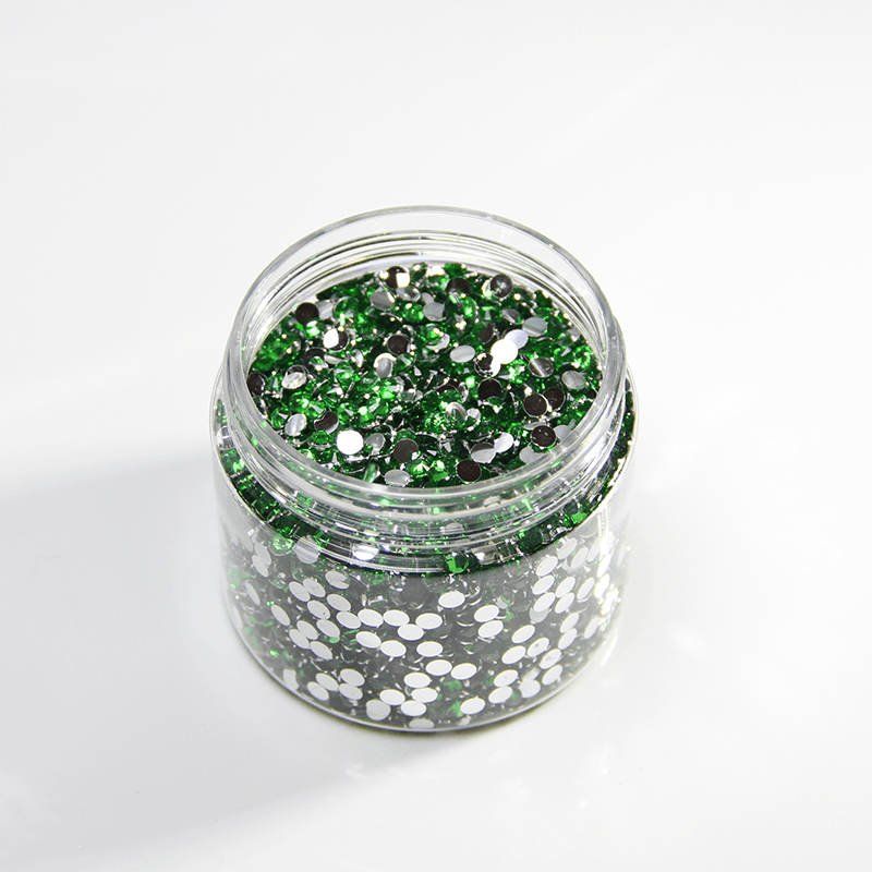 RR018 Spring Green Resin Rhinestones